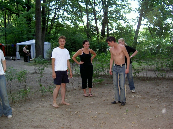 from left to right: Tino, Trixi, Benny, Rabea - trying to dance lol
